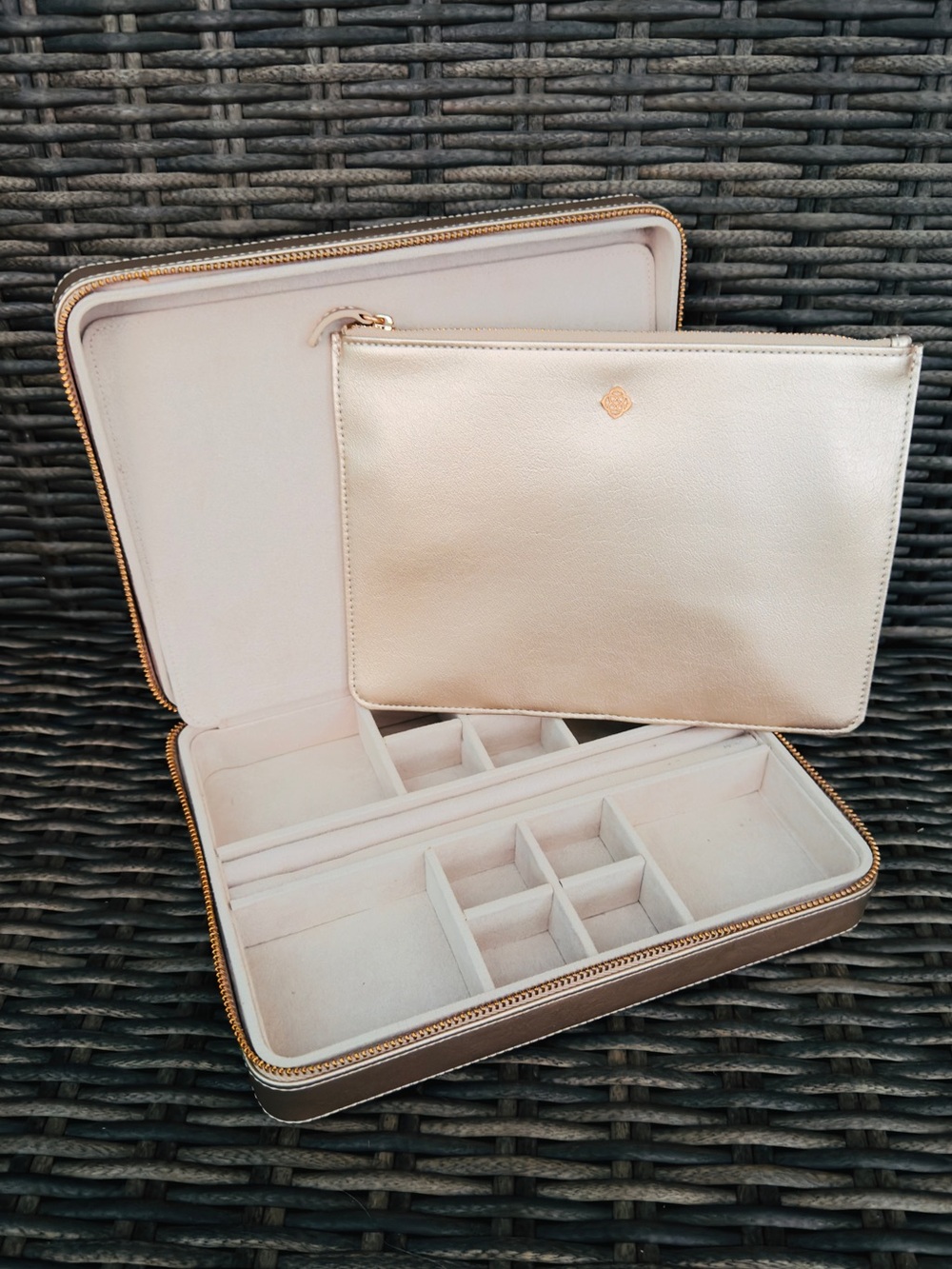 Kendra Scott Medium Travel Jewelry Case Rose Gold Organizer with Pouch